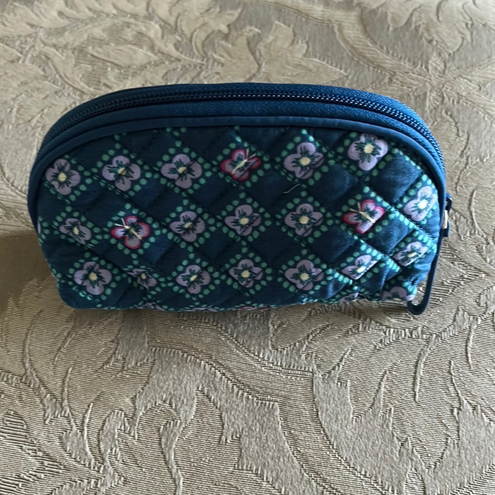 NWOT Vera Bradley Iconic 4-Piece Cosmetic Set - Picture 11 of 13